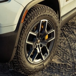 2022-Rivian-R1T-35.jpg